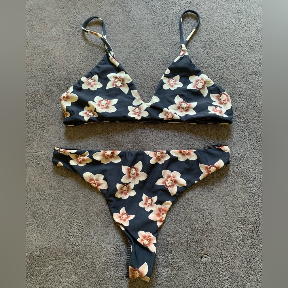 Acacia set in Isle print 🌸